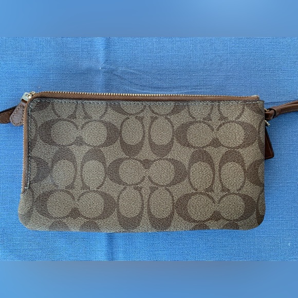 NWT BRAND NEW Coach leather wristlet classic C brown tan color - Picture 2 of 9